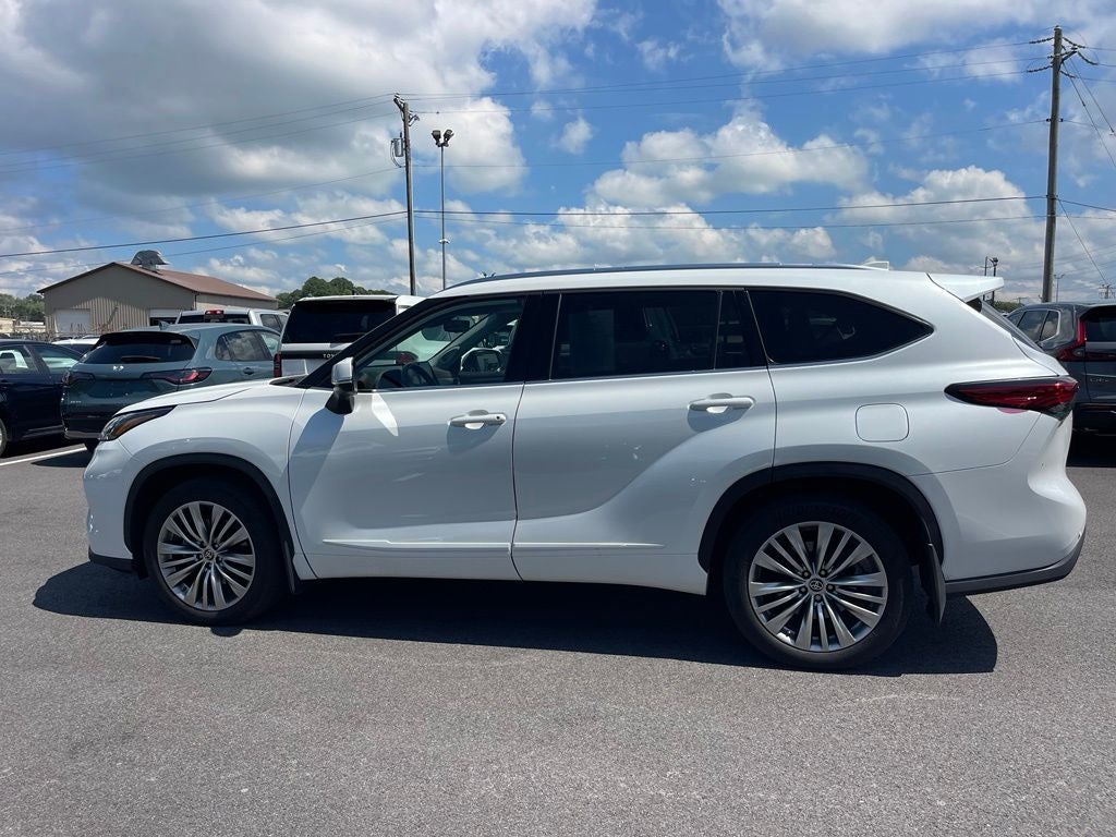 2022 Toyota Highlander Platinum