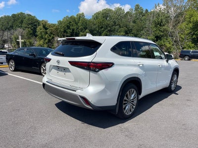 2022 Toyota Highlander Platinum