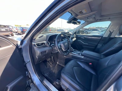 2022 Toyota Highlander Platinum