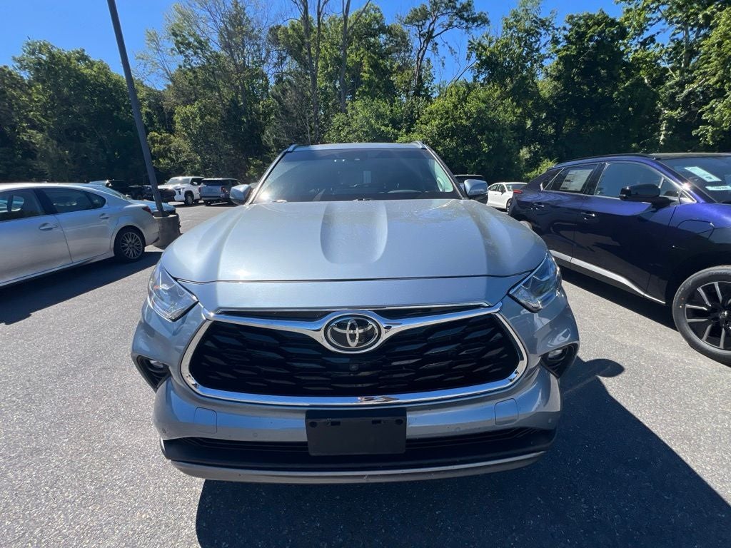 2022 Toyota Highlander Platinum