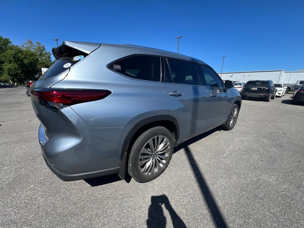 2022 Toyota Highlander Platinum