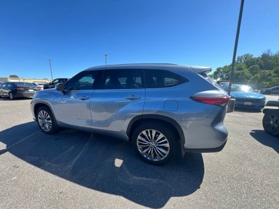 2022 Toyota Highlander Platinum