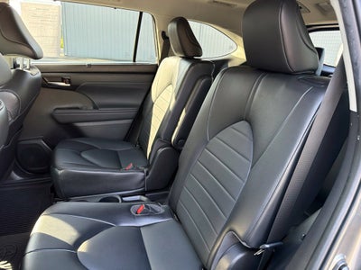 2022 Toyota Highlander Hybrid XLE