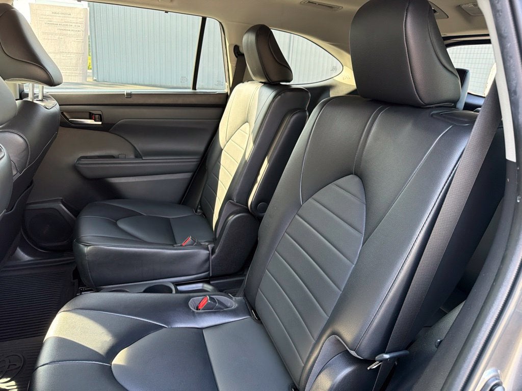 2022 Toyota Highlander Hybrid XLE