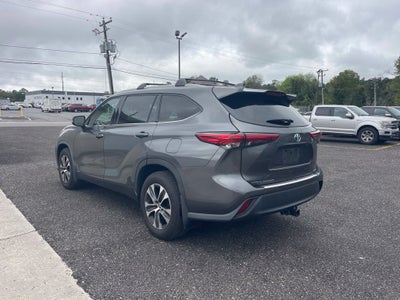 2022 Toyota Highlander Hybrid XLE