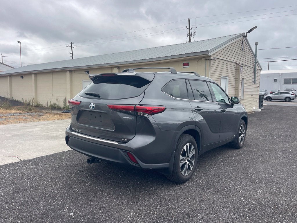 2022 Toyota Highlander Hybrid XLE