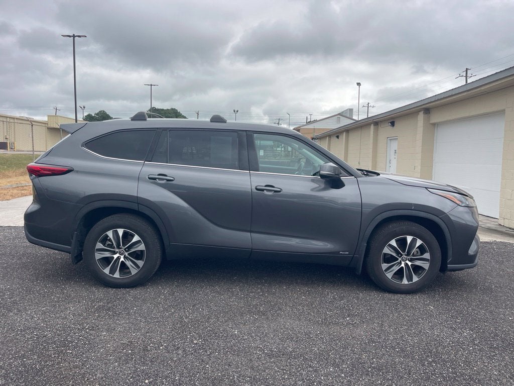 2022 Toyota Highlander Hybrid XLE