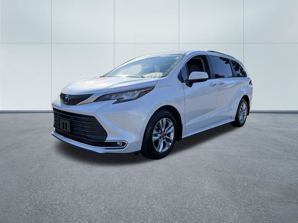2022 Toyota Sienna XLE 7 Passenger