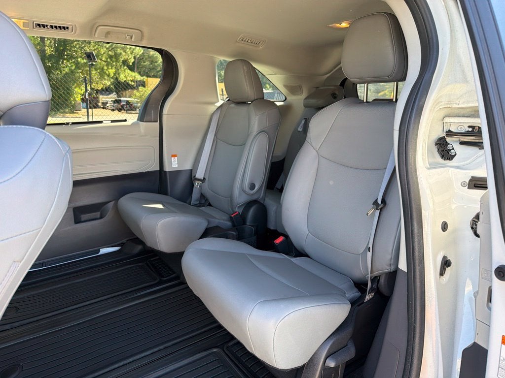 2022 Toyota Sienna XLE 7 Passenger