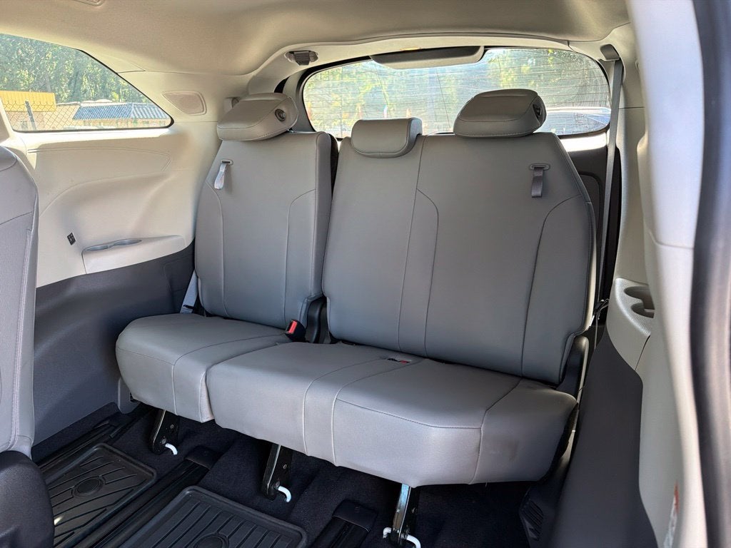 2022 Toyota Sienna XLE 7 Passenger