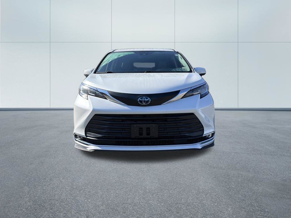 2022 Toyota Sienna XLE 7 Passenger