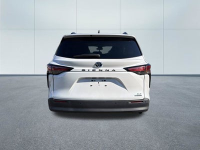 2022 Toyota Sienna XLE 7 Passenger