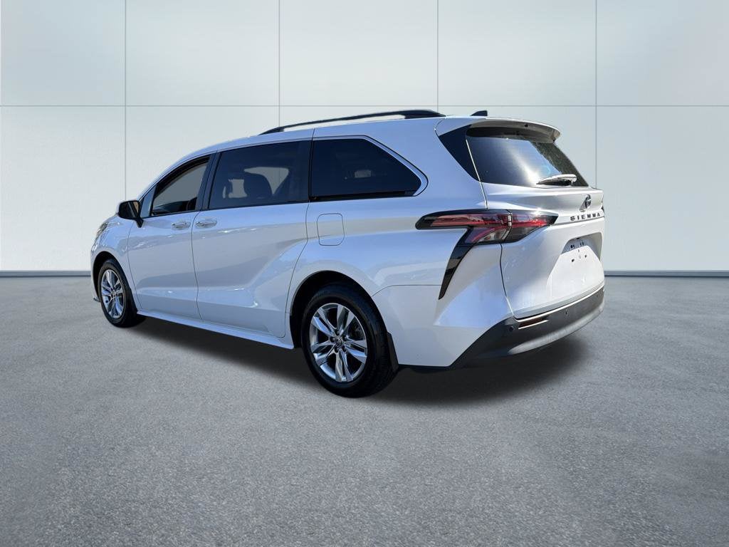 2022 Toyota Sienna XLE 7 Passenger