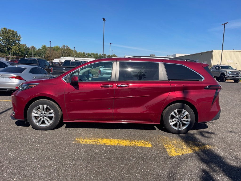 2024 Toyota Sienna XLE 7 Passenger