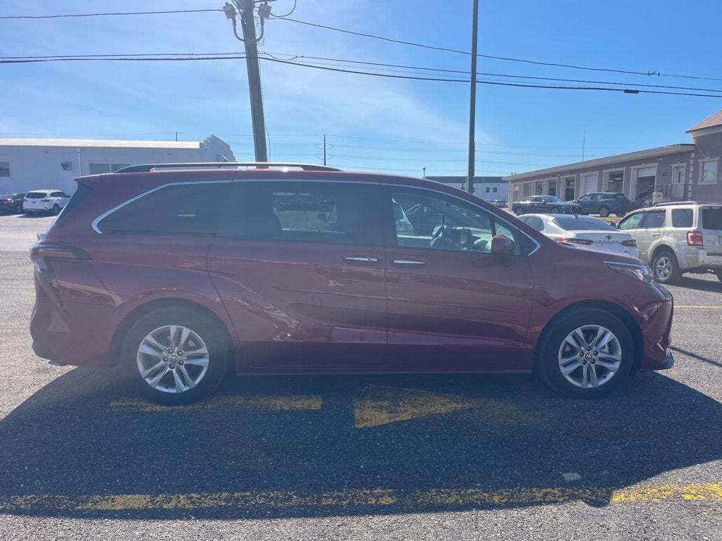 2024 Toyota Sienna XLE 7 Passenger