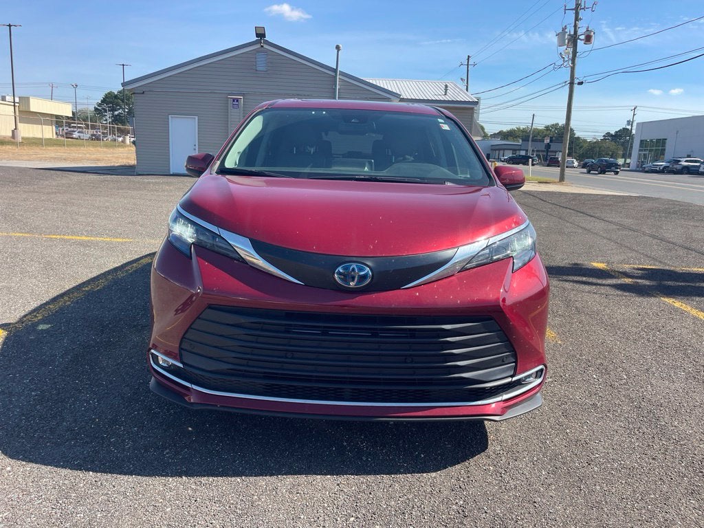 2024 Toyota Sienna XLE 7 Passenger