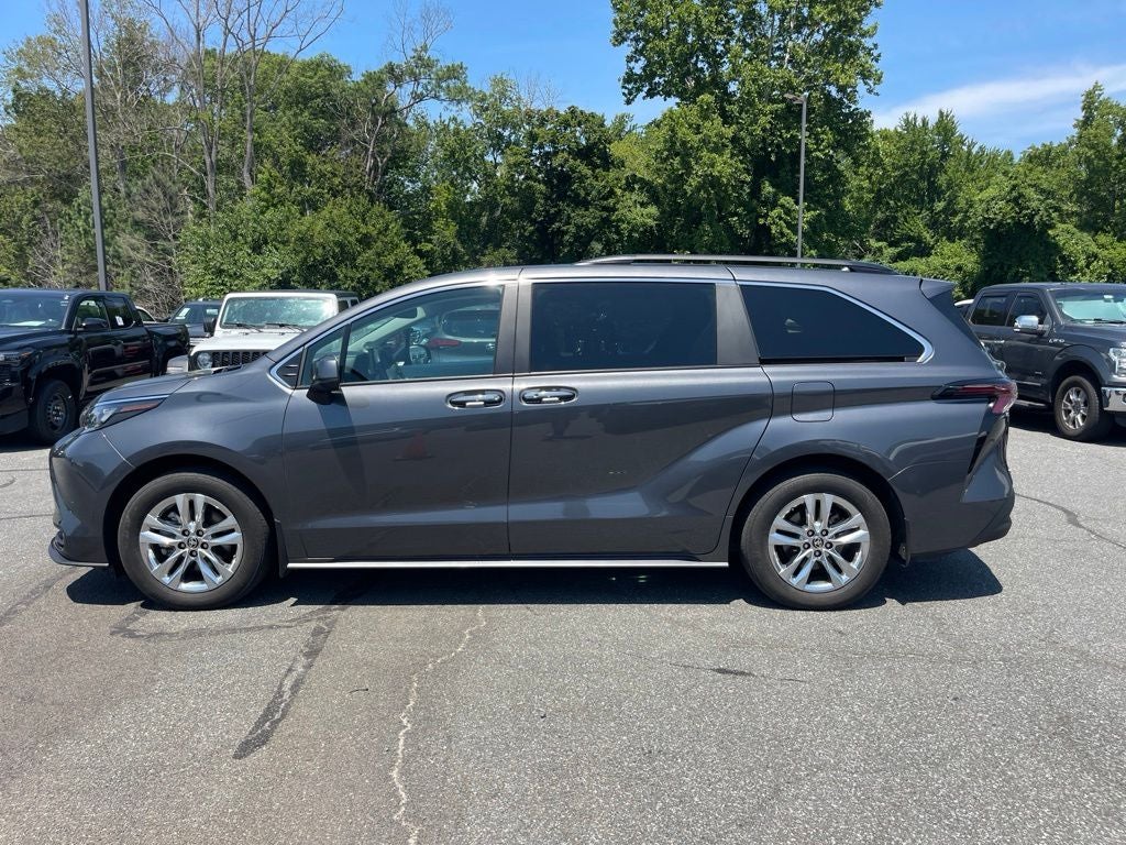2025 Toyota Sienna XLE 7 Passenger