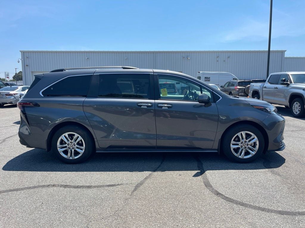 2025 Toyota Sienna XLE 7 Passenger