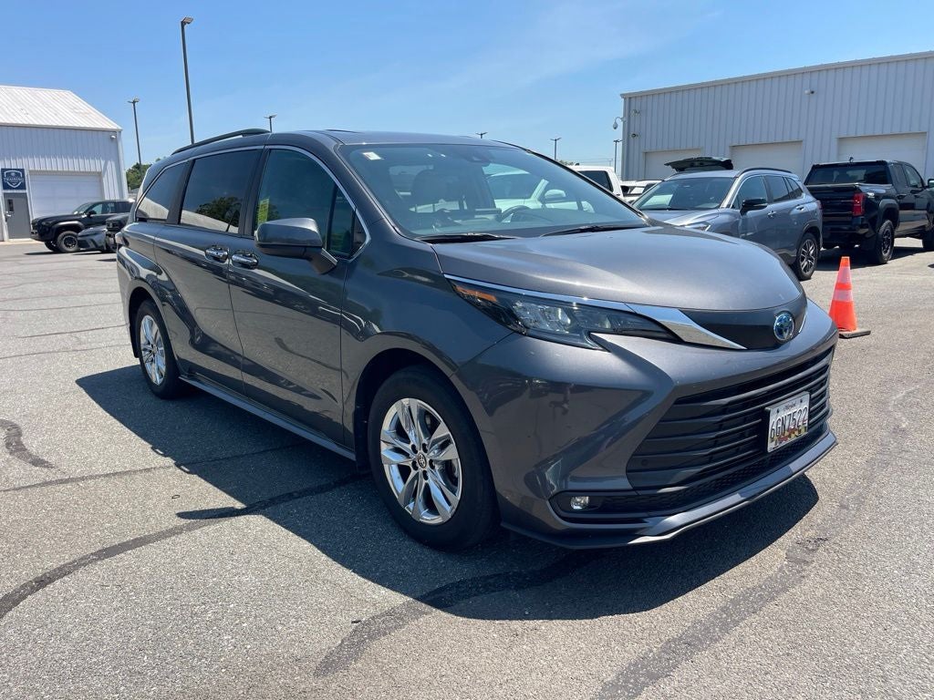 2025 Toyota Sienna XLE 7 Passenger