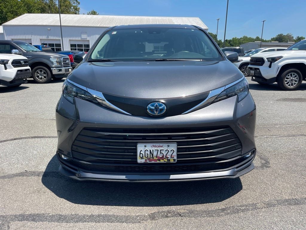 2025 Toyota Sienna XLE 7 Passenger