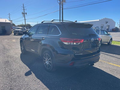 2017 Toyota Highlander SE