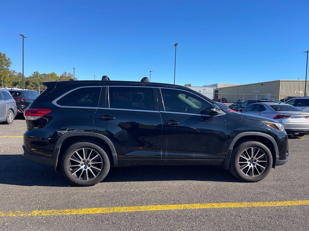 2017 Toyota Highlander SE