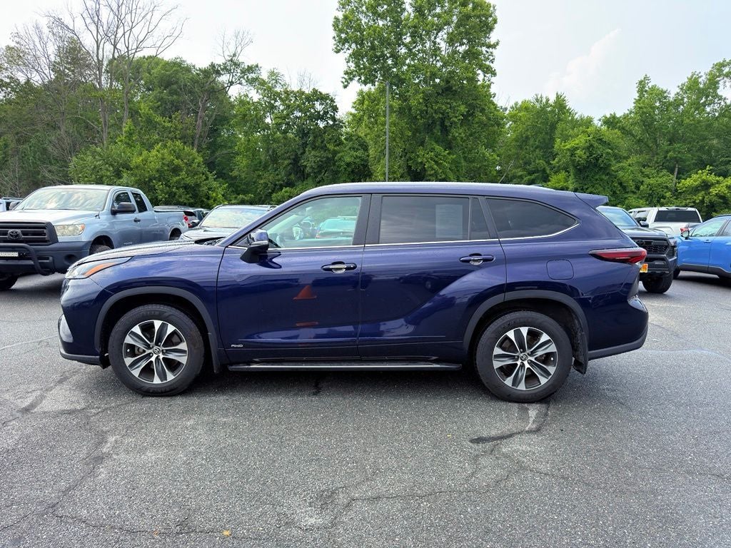 2025 Toyota Highlander Hybrid XLE