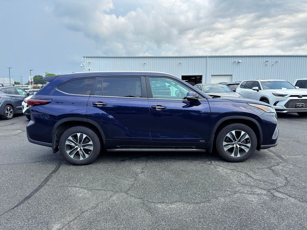 2025 Toyota Highlander Hybrid XLE