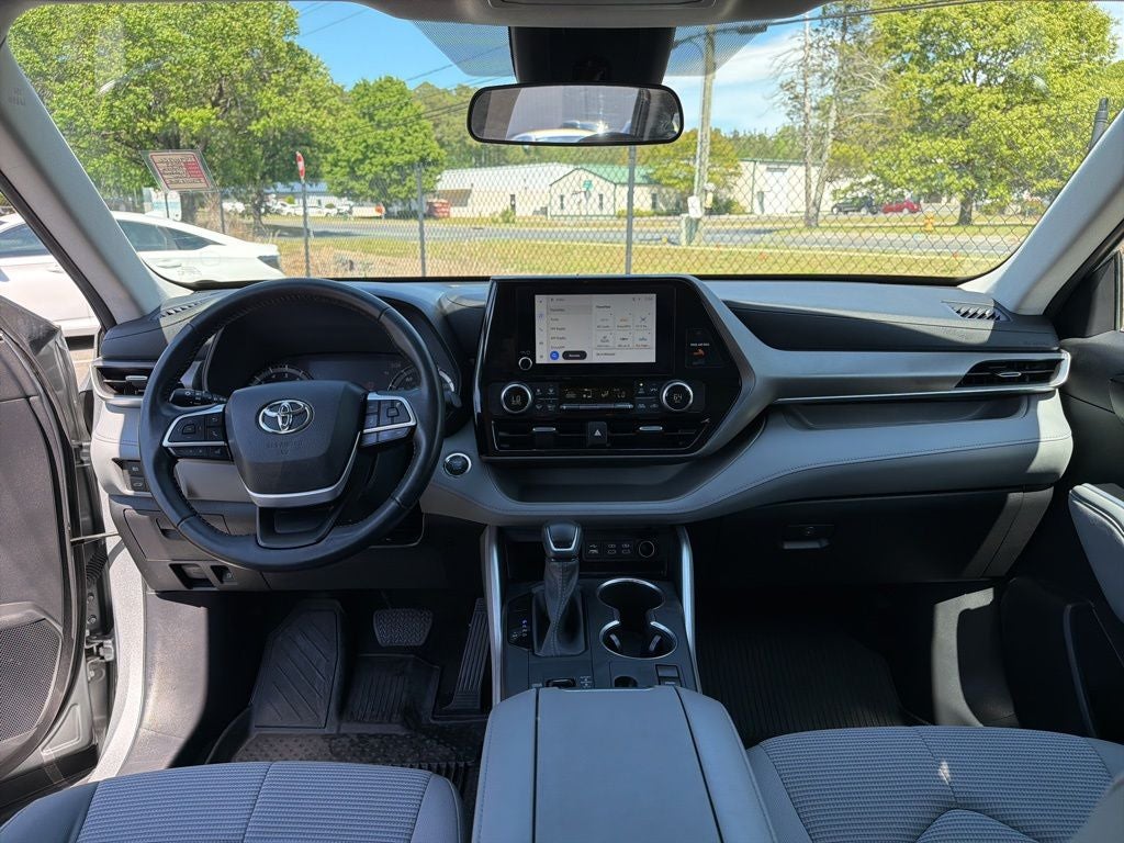 2023 Toyota Highlander LE