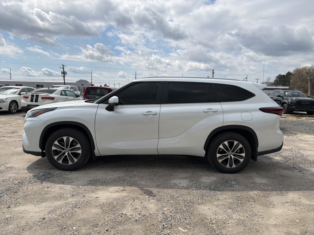 2025 Toyota Highlander XLE
