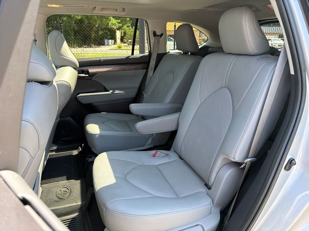 2024 Toyota Highlander Platinum
