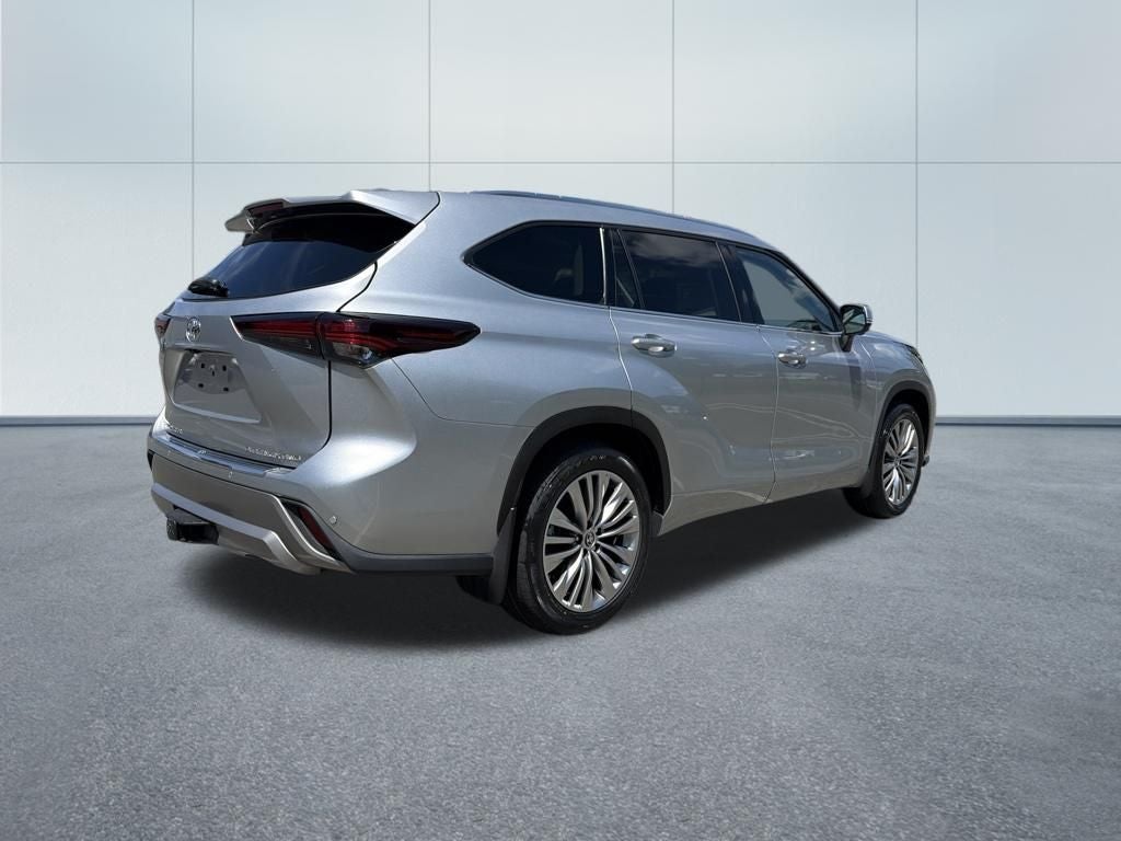 2024 Toyota Highlander Platinum
