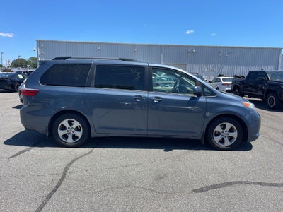 2016 Toyota Sienna LE 8 Passenger