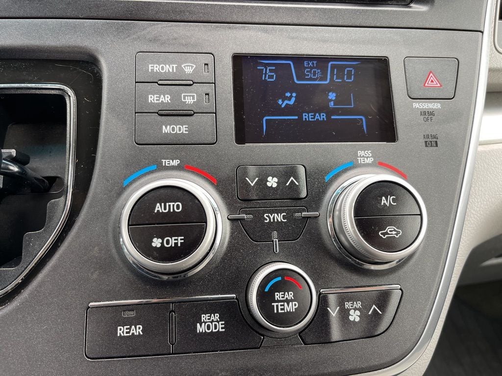 2017 Toyota Sienna LE