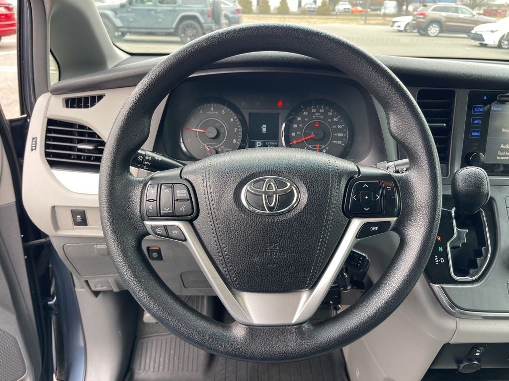 2017 Toyota Sienna LE