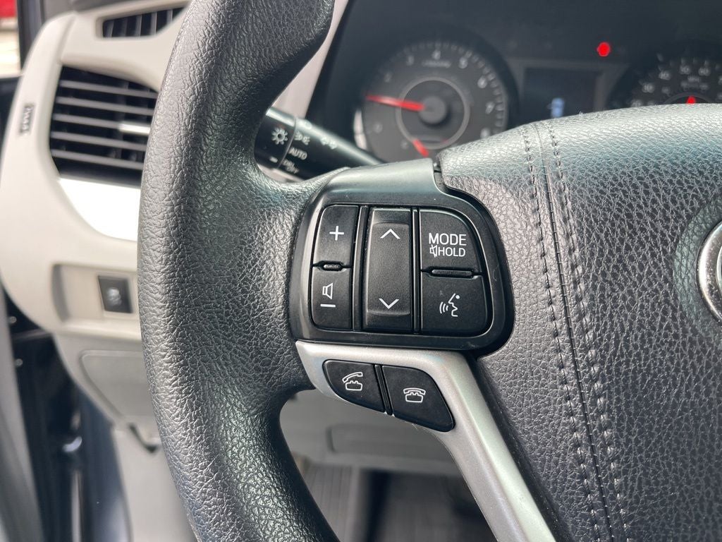 2017 Toyota Sienna LE