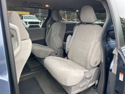 2017 Toyota Sienna LE