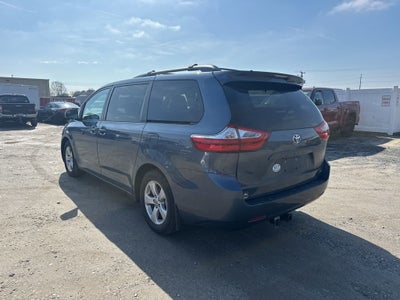 2017 Toyota Sienna LE