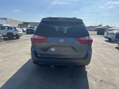 2017 Toyota Sienna LE