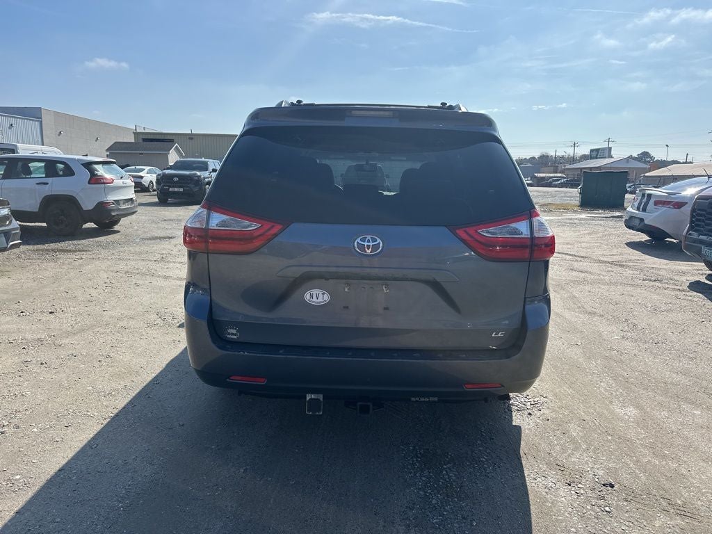 2017 Toyota Sienna LE