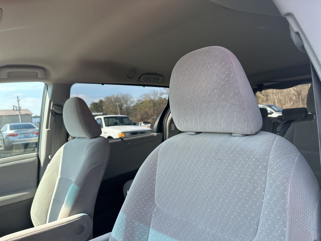 2017 Toyota Sienna LE