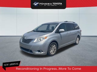 2015 Toyota Sienna XLE 8 Passenger