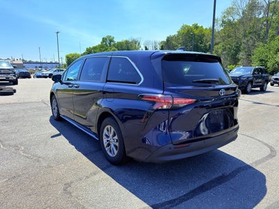 2021 Toyota Sienna XLE 7 Passenger