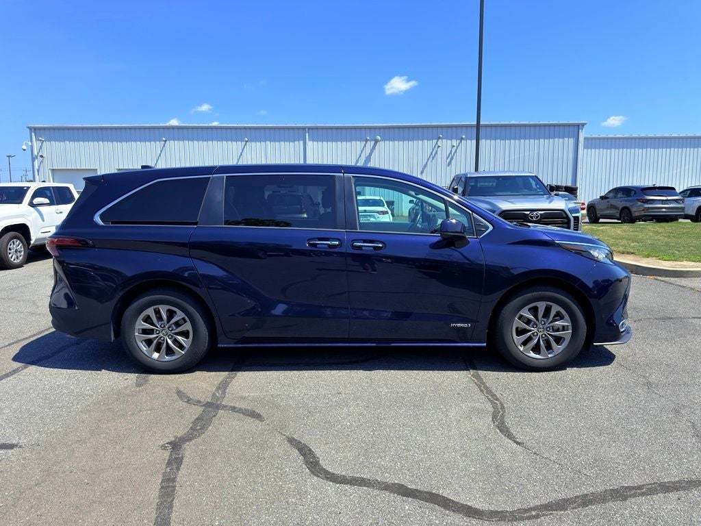 2021 Toyota Sienna XLE 7 Passenger