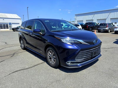 2021 Toyota Sienna XLE 7 Passenger