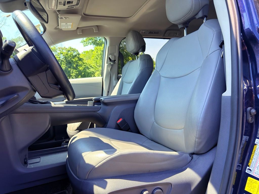 2021 Toyota Sienna XLE 7 Passenger
