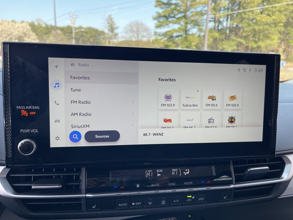2025 Toyota Sienna XLE 8 Passenger