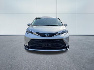 2025 Toyota Sienna XLE 8 Passenger