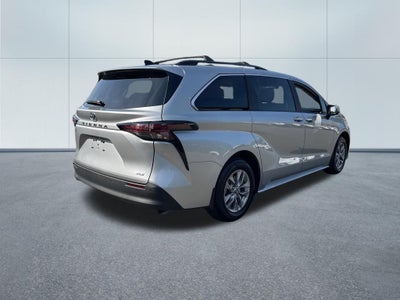 2025 Toyota Sienna XLE 8 Passenger