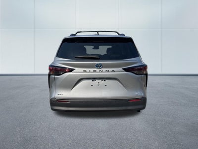 2025 Toyota Sienna XLE 8 Passenger